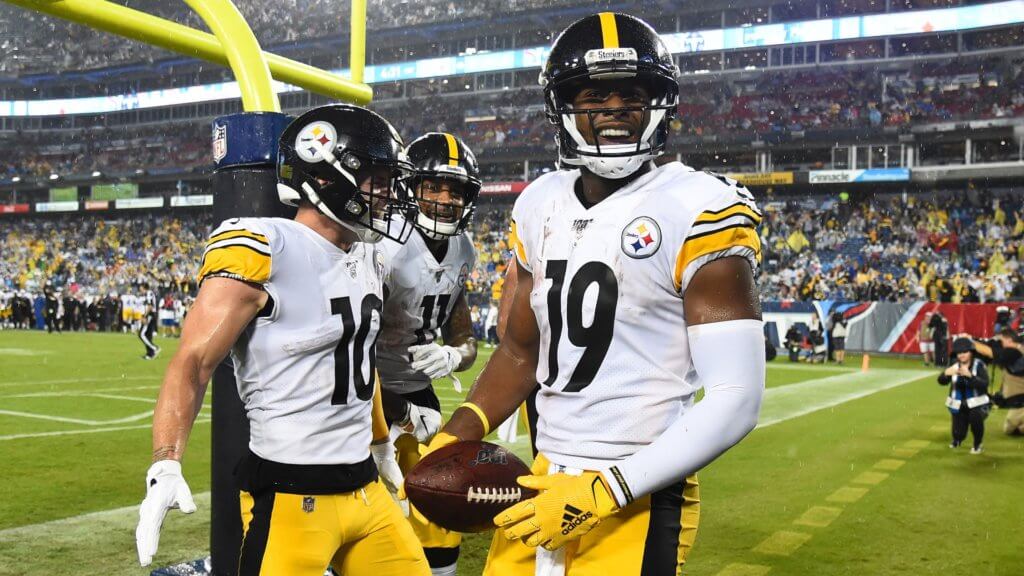 Pittsburgh Steelers wide receiver JuJu Smith-Schuster celebrates after a touchdown reception during the first half against the Tennessee Titans.