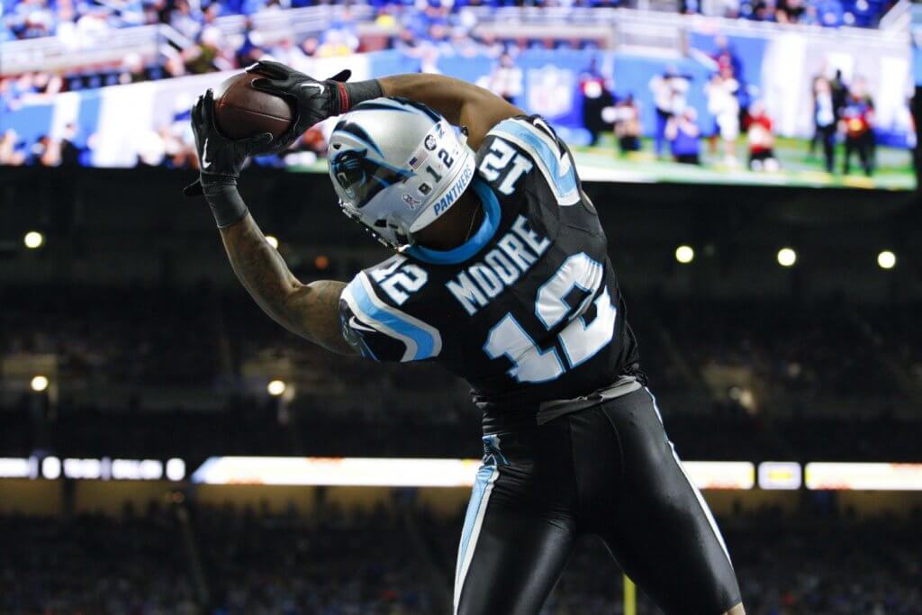 D.J. Moore catches a touchdown.