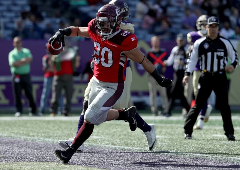 Kenneth Farrow scores a touchdown in the AAF.