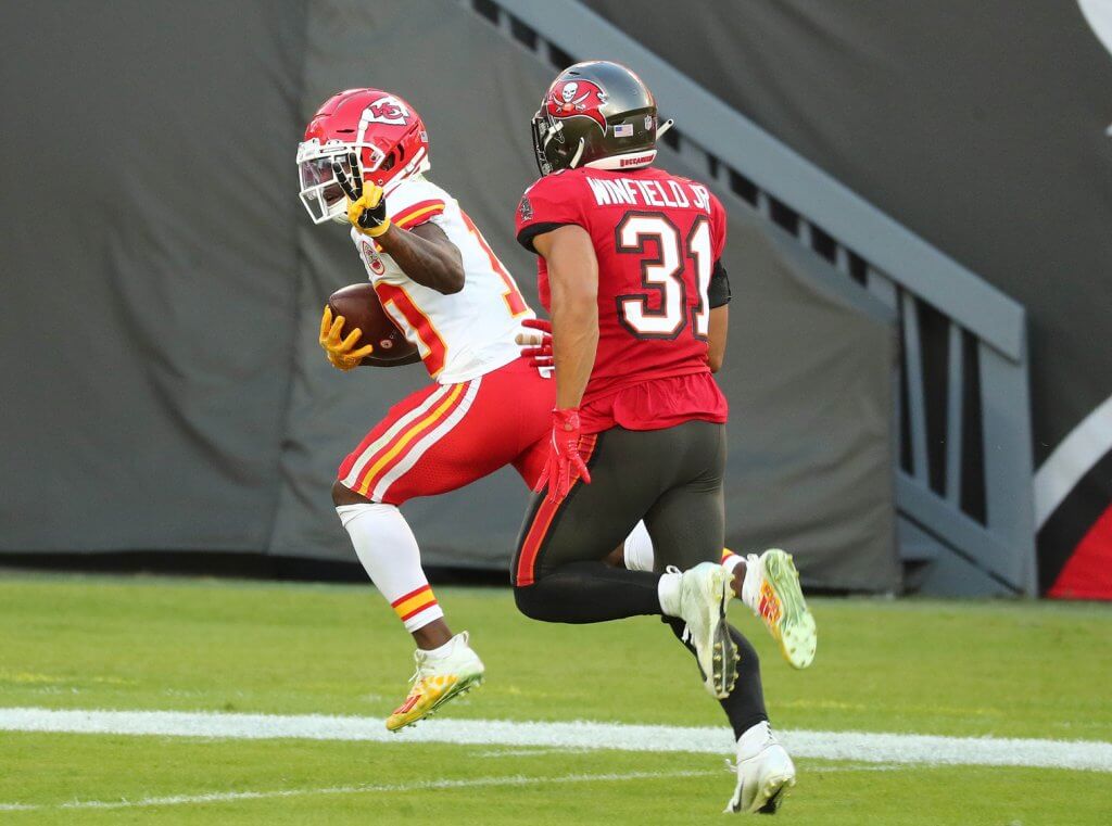 Tyreek Hill scores a touchdown against the Buccaneers.