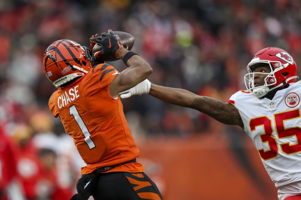 Ja'Marr Chase hauls in a reception.
