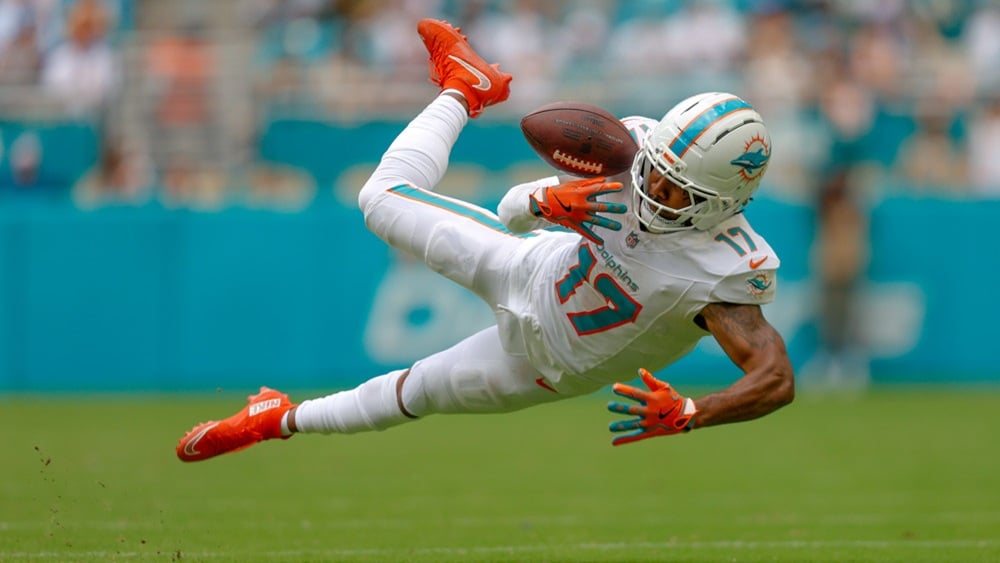 NFL DFS - Jaylen Waddle muffs a catch