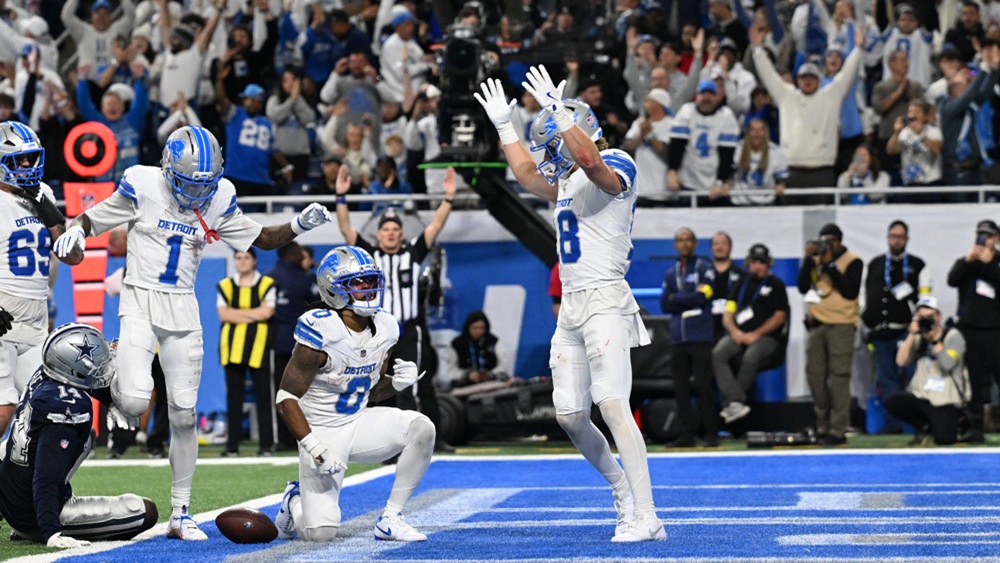 NFL Streamers - Isaac TeSlaa